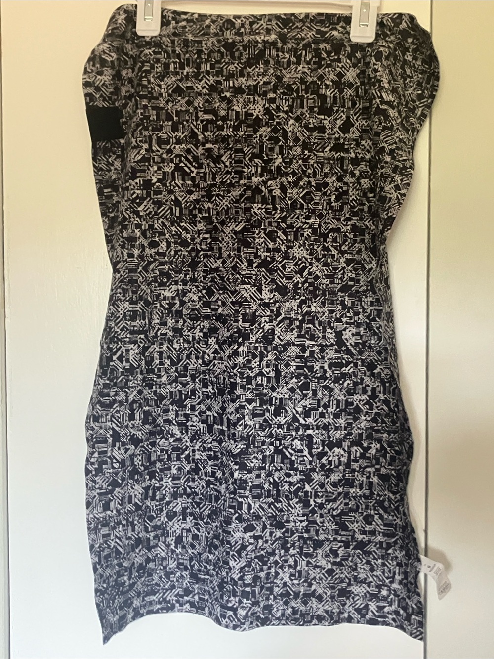Black/White LULULEMON Scarf/Shawl